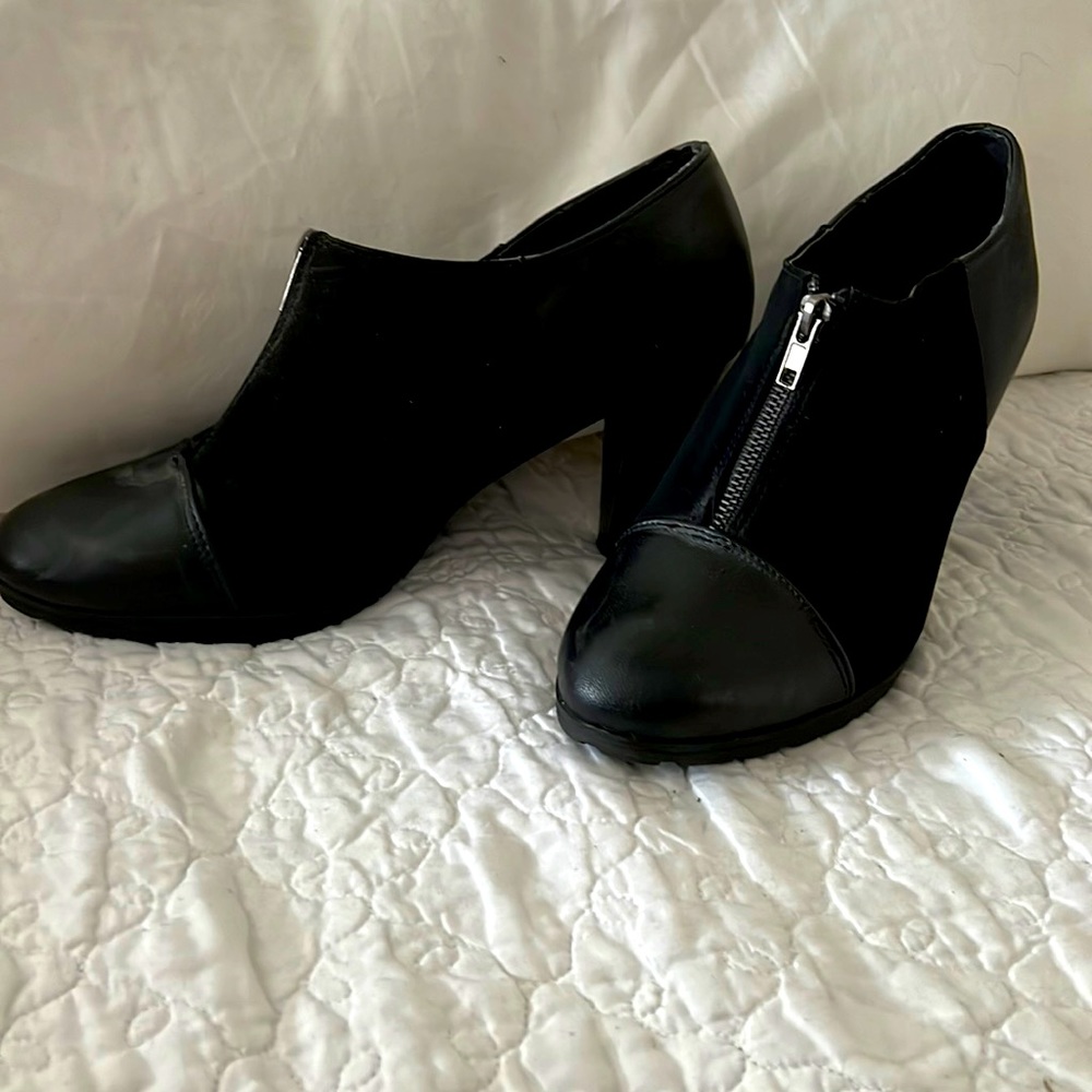 Black booties 4 inch Heel zip up front size 12 non slip black lug sole